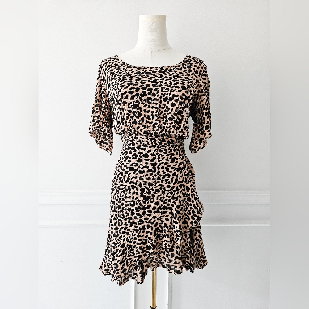 Esther & Co - Miracle wrap dress